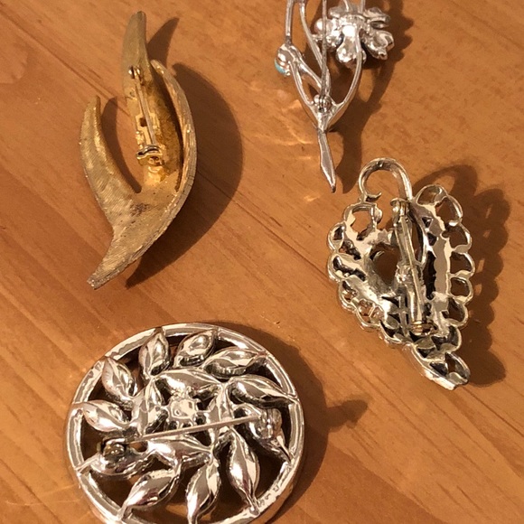 Brooches - Picture 6 of 6